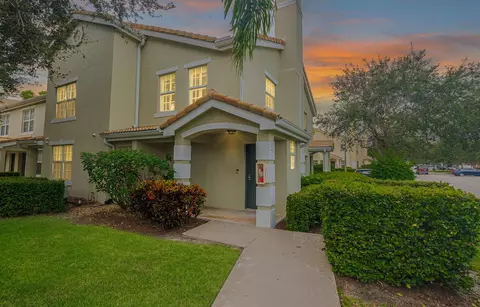 140 SW Peacock Blvd #21-203, Port Saint Lucie, FL 34986