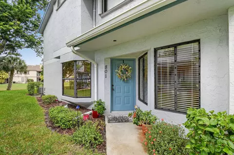 801 Harbour Pointe Way, Greenacres, FL 33413