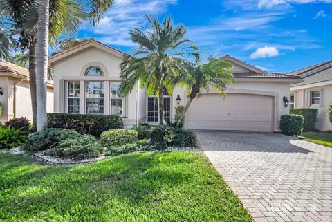 7322 Morocca Lake Dr, Delray Beach, FL 33446