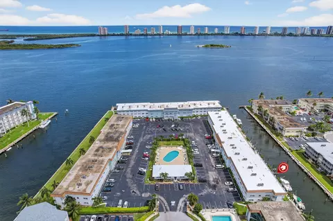 110 Shore Ct #114, North Palm Beach, FL 33408