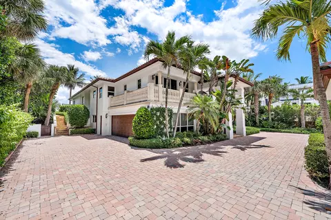 Exterior - 613 S Beach Rd, Jupiter, FL 33469 photo 3 of 17