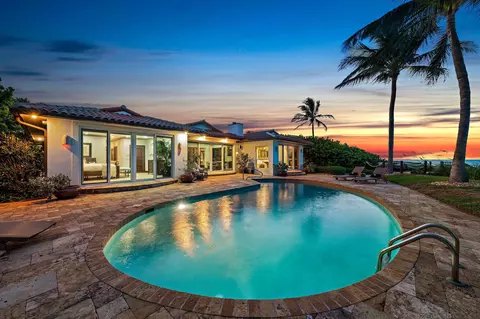 Exterior - 613 S Beach Rd, Jupiter, FL 33469 photo 9 of 17