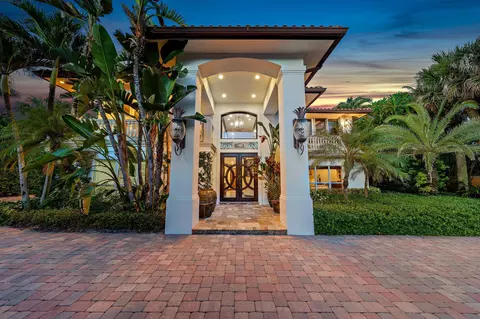 Exterior - 613 S Beach Rd, Jupiter, FL 33469 photo 11 of 17