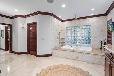 Bath - 613 S Beach Rd, Jupiter, FL 33469 photo 1 of 10