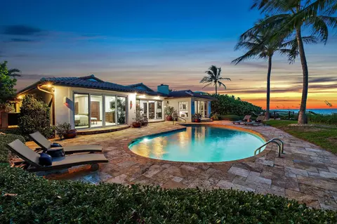 Exterior - 613 S Beach Rd, Jupiter, FL 33469 photo 6 of 17