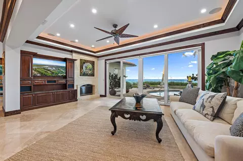 Living - 613 S Beach Rd, Jupiter, FL 33469 photo 4 of 8