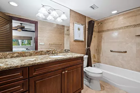 Bath - 613 S Beach Rd, Jupiter, FL 33469 photo 7 of 10