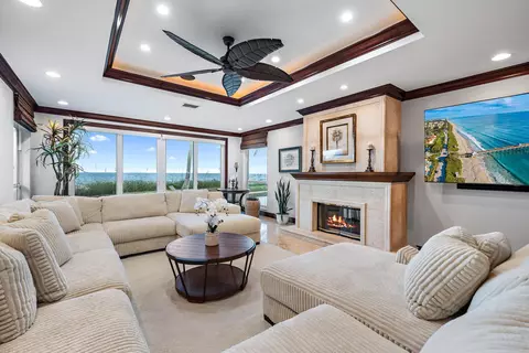 Living - 613 S Beach Rd, Jupiter, FL 33469 photo 2 of 8