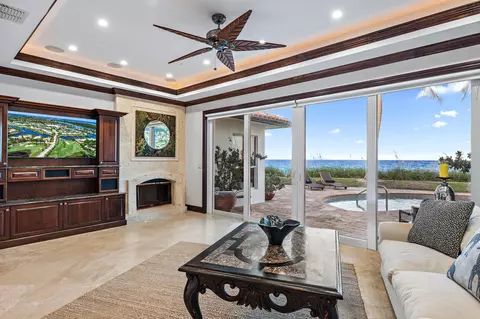 Living - 613 S Beach Rd, Jupiter, FL 33469 photo 5 of 8