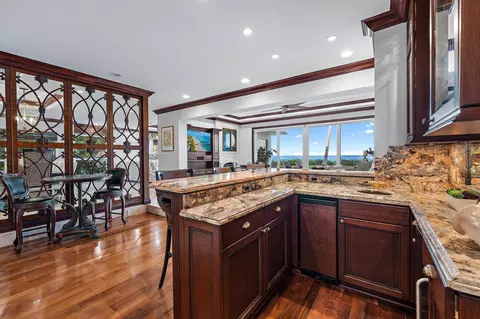 Kitchen - 613 S Beach Rd, Jupiter, FL 33469 photo 5 of 6