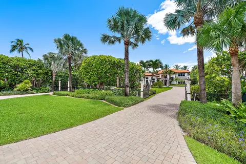 Exterior - 613 S Beach Rd, Jupiter, FL 33469 photo 2 of 17