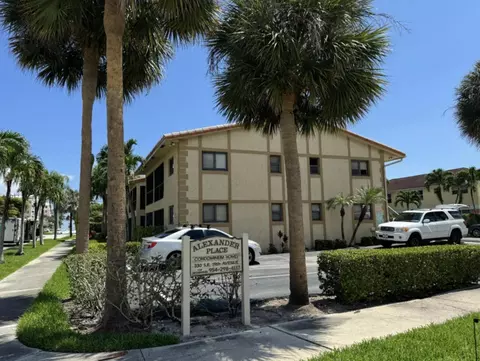 330 SE 19th Ave #E, Deerfield Beach, FL 33441
