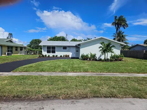 820 S Mangonia Cir, West Palm Beach, FL 33401