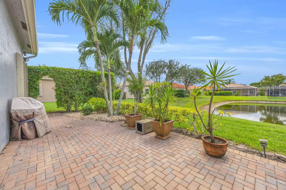 Exterior - 9085 Padova Dr, Boynton Beach, FL 33472 photo 4 of 6
