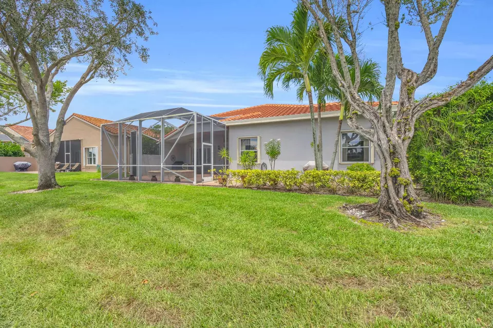 Exterior - 9085 Padova Dr, Boynton Beach, FL 33472 photo 5 of 6