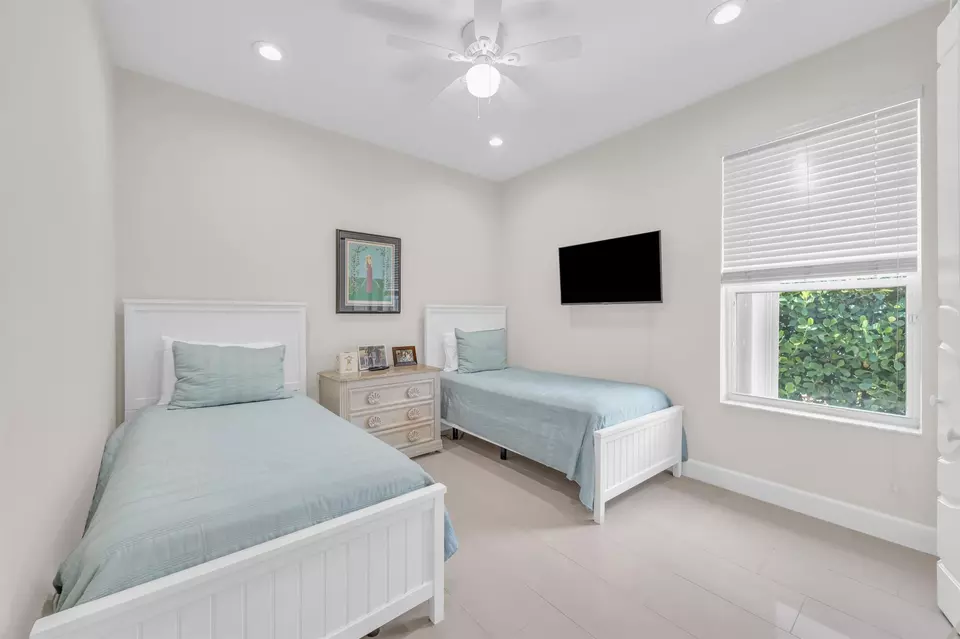 Bedroom - 9085 Padova Dr, Boynton Beach, FL 33472 photo 7 of 8
