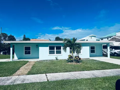 1400 Binney Dr #A & B, Fort Pierce, FL 34949