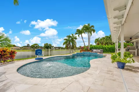 7104 SE Bunker Hl, Hobe Sound, FL 33455