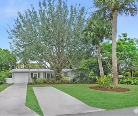 338 SW Winnachee Dr, Stuart, FL 34994