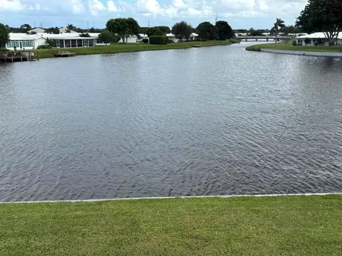 1112 Lake Ter #207, Boynton Beach, FL 33426