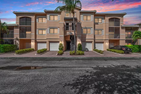 2808 Amalei Dr #202, Palm Beach Gardens, FL 33410
