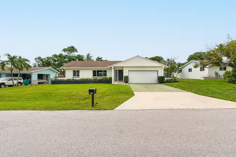 326 SW 13th Ave, Boynton Beach, FL 33435