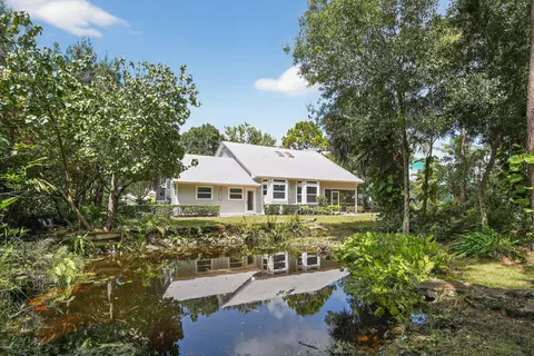 556 SE Meadow Wood Way, Stuart, FL 34997