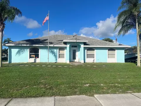 8996 SE Bahama Cir, Hobe Sound, FL 33455