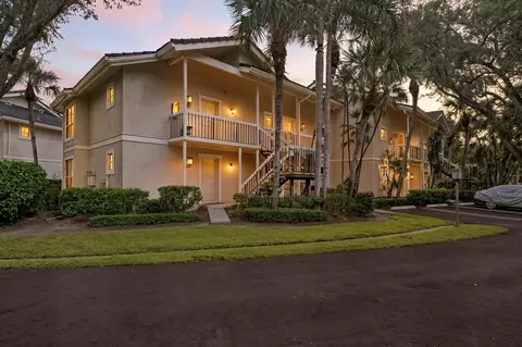 11863 Wimbledon Cir #512, Wellington, FL 33414