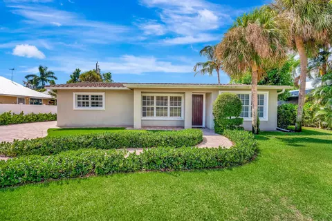 2064 N Suzanne Cir, North Palm Beach, FL 33408