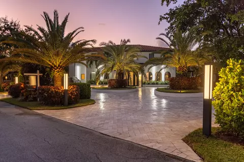 290 NW 6th St, Boca Raton, FL 33432