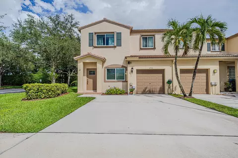 4754 Lago Vista Dr, Coconut Creek, FL 33073