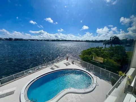 301 Croton Ave #305, Lantana, FL 33462