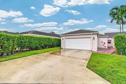 1048 Island Manor Dr, Greenacres, FL 33413