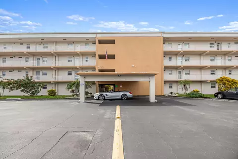 230 NE 26th Ave #206, Boynton Beach, FL 33435