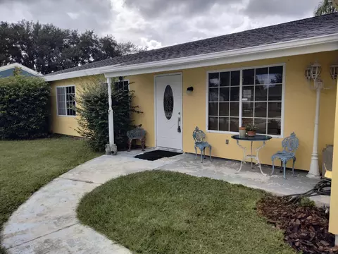 2342 SE Midtown Rd, Port Saint Lucie, FL 34952
