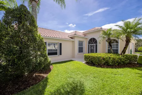 8784 SE Retreat Dr, Hobe Sound, FL 33455