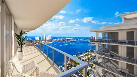220 Lake Shore Dr #2119, Lake Park, FL 33403
