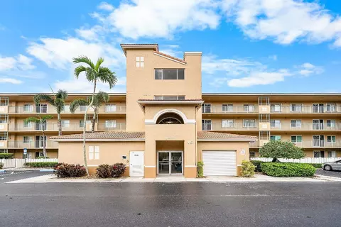 12560 Majesty Cir #303, Boynton Beach, FL 33437