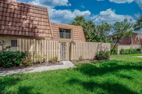 515 Green Springs Pl, West Palm Beach, FL 33409