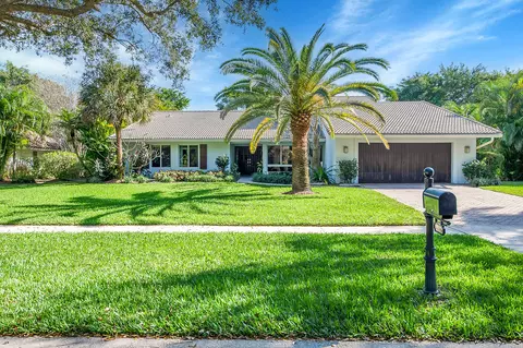 2932 Banyan Boulevard Cir NW, Boca Raton, FL 33431