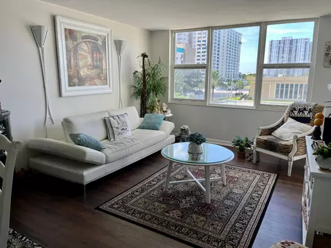 201 N Ocean Blvd #302, Pompano Beach, FL 33062