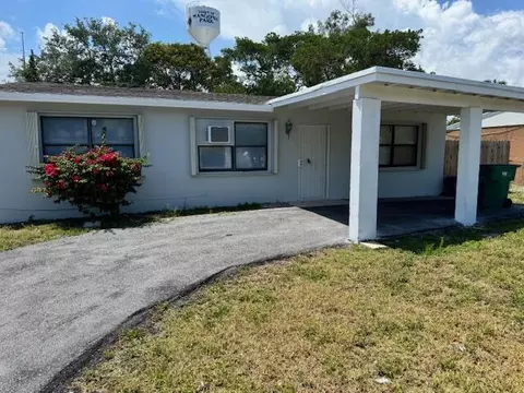 5707 Briarwood St, Mangonia Park, FL 33407