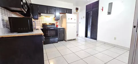 Kitchen - 632 SW 13th St, Belle Glade, FL 33430 photo 1 of 2