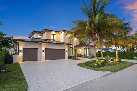 933 Allamanda Dr, Delray Beach, FL 33483