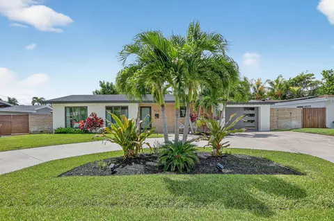 906 SE 13th Ct, Deerfield Beach, FL 33441