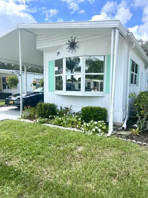 29 Quintanna Roo Lane Ln, Port Saint Lucie, FL 34952