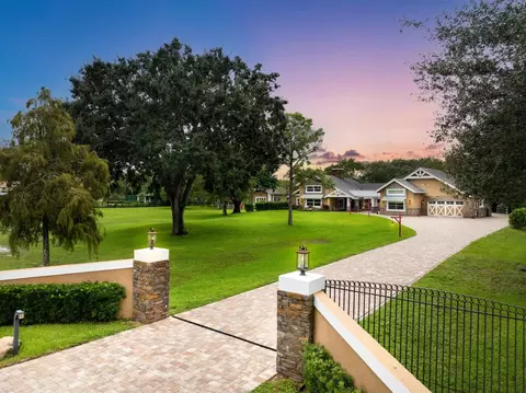 8960 NW 68th Ct, Parkland, FL 33067