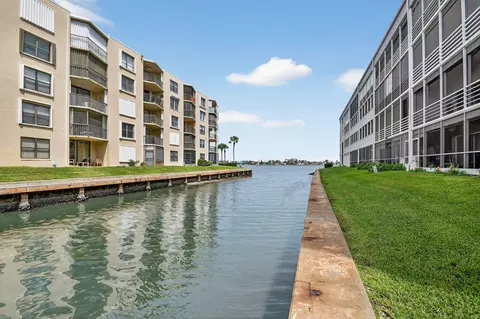 200 Waterway Dr S #108, Lantana, FL 33462