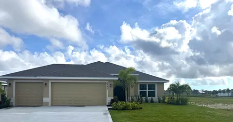 5740 Waterstone Blvd, Fort Pierce, FL 34951